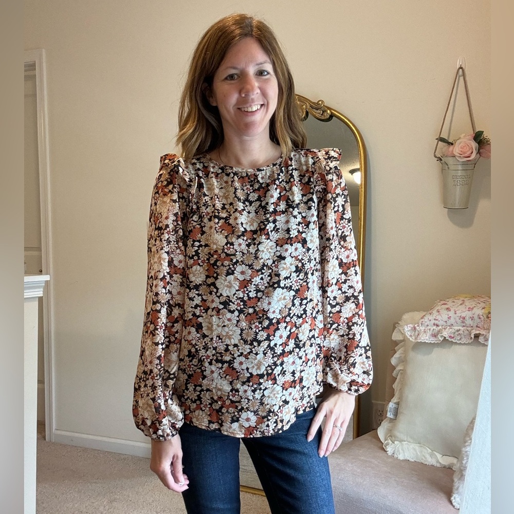 E&m floral puff shoulder blouse
